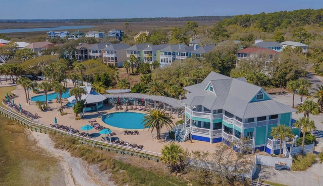601 Dolphin Rd