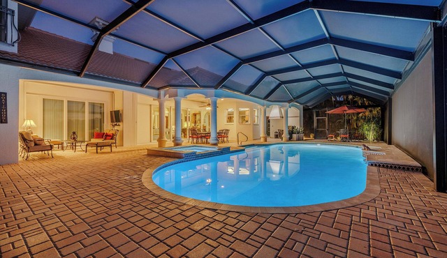 6BR - 5BA - Heated pool and hot tub - pool table - Stars Vacation Rentals