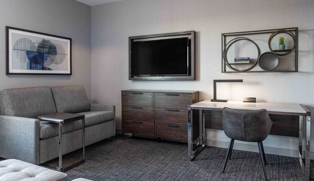 7 Miles from Downtown | 24H Business Center