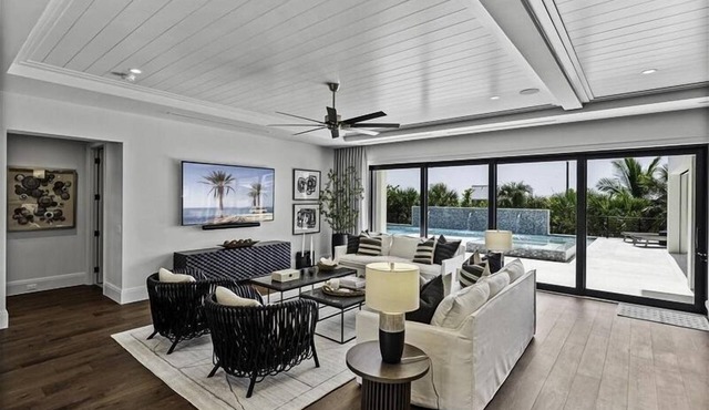 854 Grand Pass - Hill Tide - Sleeps 8 - Elevator - 14 night Minimum