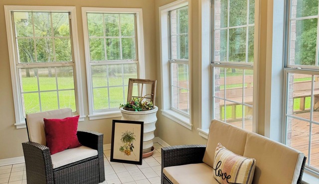 A charming 4-BDR house 15 mins from West Point, and 25 mins from Starkville