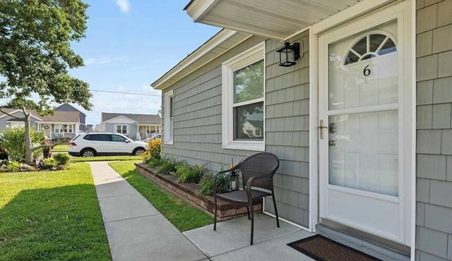 Adorable Beach Retreat in the Tranquility of Residential North Wildwood!