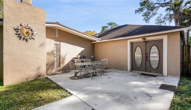 Adorable Cozy Guest House Near USSSA Complex~ 3 bedroom 2 full baths
