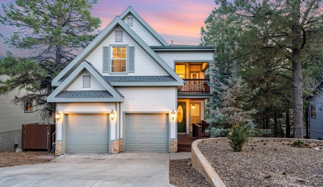 Air Conditioned 3200 sq/ft home, New decks & hot tub in the pines.