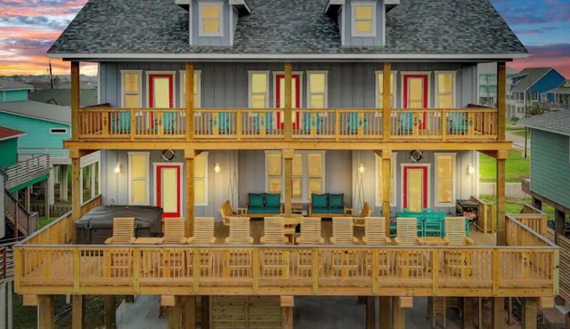 All Decked Out! ! BRAND NEW BUILD 2024! HOT TUB! GOLF CART! Pets! Beachfront!
