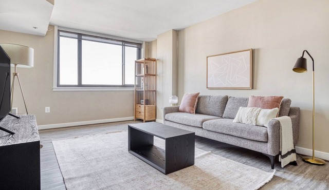 Amazing Clarendon 1BR w/Gym, W/D & Doorman, walk to Metro, by Blueground