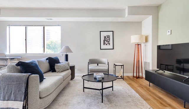Amazing Pentagon City 2BR w/W/D & Gym, nr Metro, by Blueground