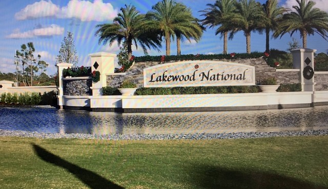 AMAZING RESORT POOL AND HOTTUB Golf,tennis,fitness,pickleball 2 bed, 2bath +den
