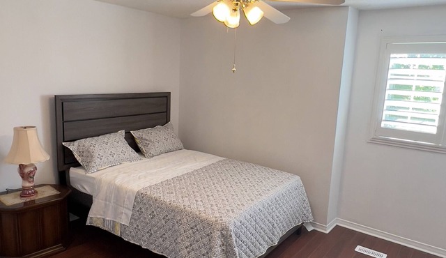 Amazing Town home closed amenities and big cities