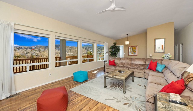 Amazing Views, 3 blocks from renowned Downtown Prescott