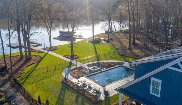 Amazing Waterfront Goose Nest Cottage with Heated Pool, Fire-Pit + Much More!