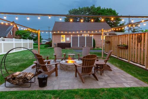 Amish Guest House-hot tub ev plug ideal location