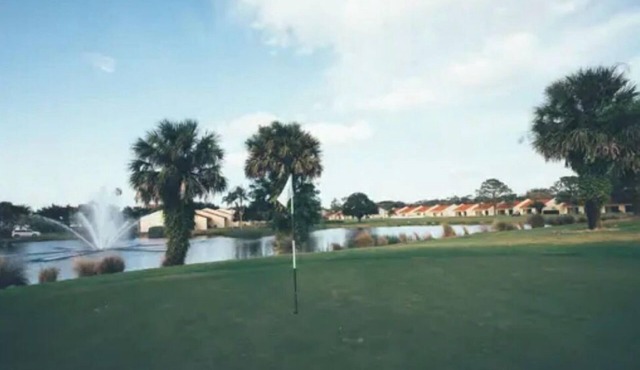 Available Christmas and Easter weeks 2 Bedroom 2 Bath Villa just minutes Disney