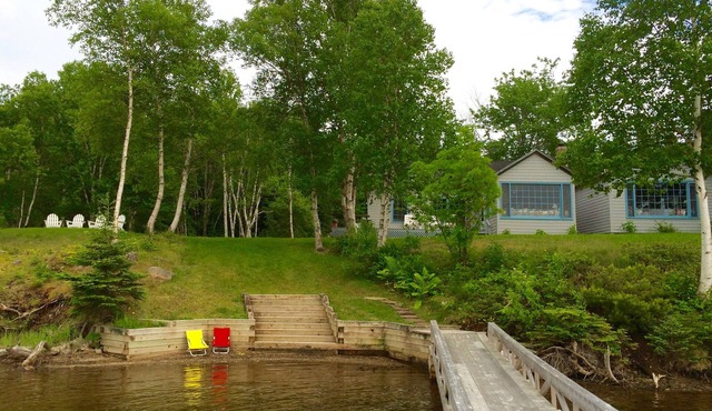 Baddeck Bay: Lakeside Boathouse Cottage with Dock