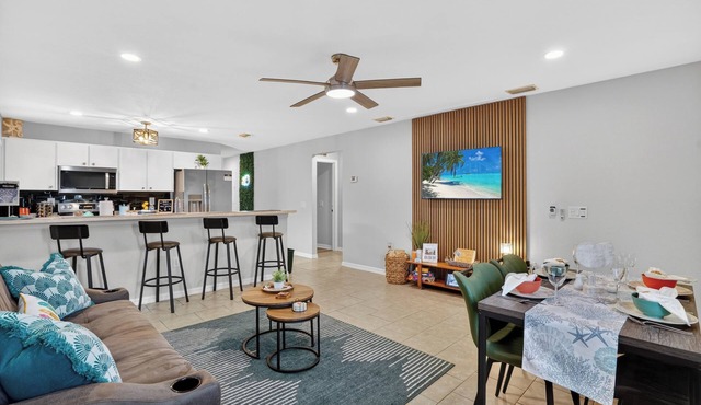 Beach Days Await: Cozy 3BR/2BA just 3 miles to the Gulf, AMI, IMG, & More!