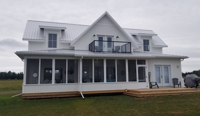 Beach House, Sleeps 12, Open Year Round