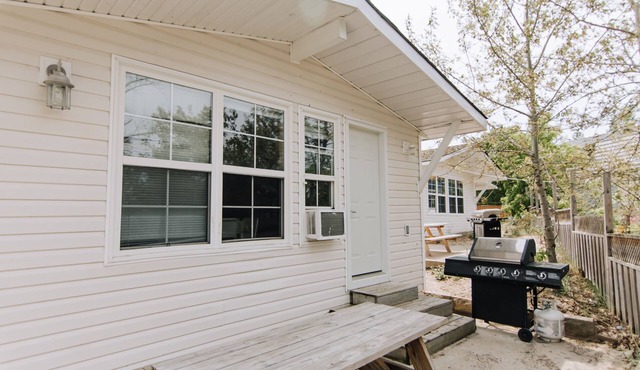 BEACHFRONT COTTAGE IN WASAGA BEACH - SANDPIPER BEACH RESORT - COTTAGE # 3