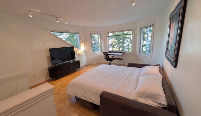 Beachfront Estate Perfect For Large Families In The Heart Of Balm Beach