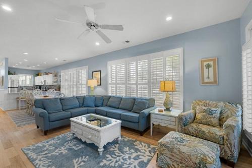 Beachside Charm 3BR Villa with Resort Amenities