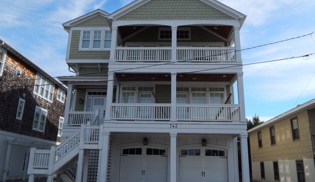 Beautiful 5 bedroom sound side home on the south end