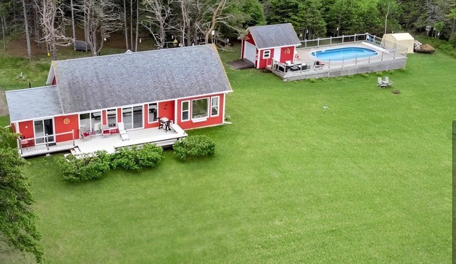 Beautiful Bay Cottage *Private Heated Pool and Beach Access*