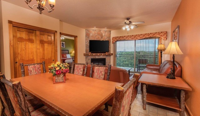 Beautiful Branson Woods Two Bedroom/Two Bath Villa! Near Entertainment Venues.