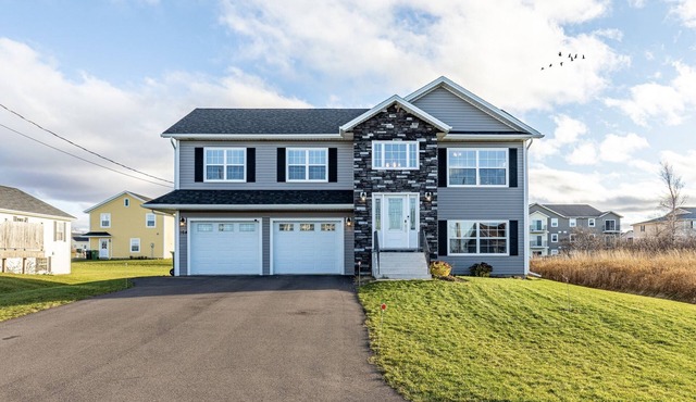 ⭐️Beautiful Bright House 5 Mins From Downtown ⭐️
