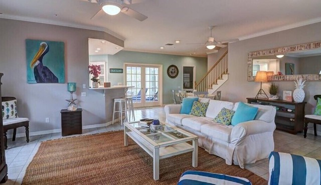 Beautiful Home with access to Resort Amenities and close to the Beach SF73/74