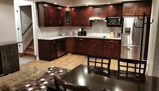 Beautiful renovated apartment in North West Calgary