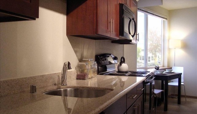 Beautiful Rental with Lounge and Fitness Center