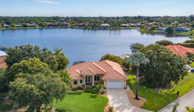Beautiful Villa Lake View Heated Pool, Salt💧Spa & Kayak’s🐠 Simply Wonderful!