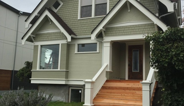 Beautifully restored 1909 home 5bedroom/2bath perfect walkable Ballard location!