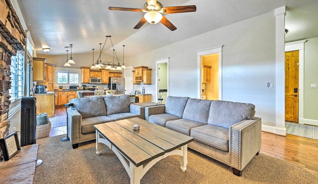 Bellemont Family Home w/Hot Tub & Playground Set