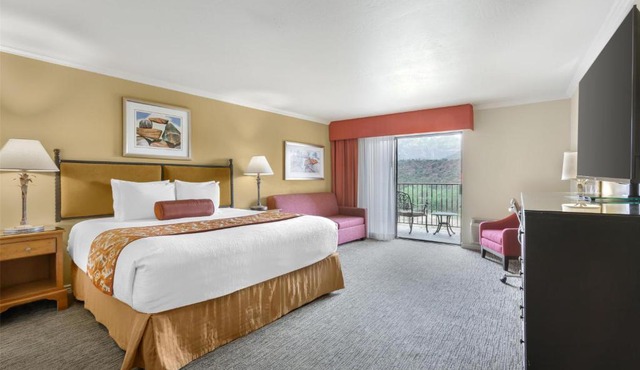 Best Western Plus Arroyo Roble Hotel & Creekside Villas