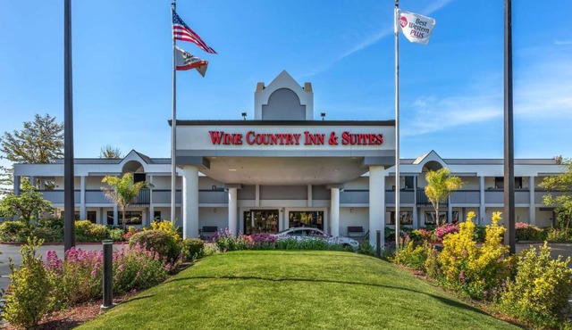 Best Western Plus Wine Country Inn & Suites