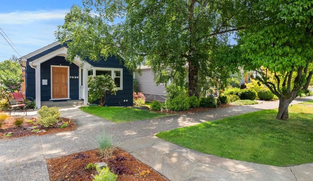 Birch Tree Cottage - 3 Bed 2 Bath Vacation home in Seattle