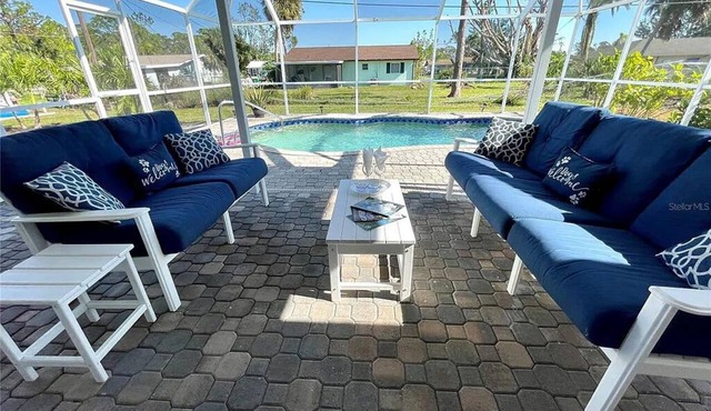 Blue Heron - 2-bed/2-bath house with Private Pool, minutes from the beach!