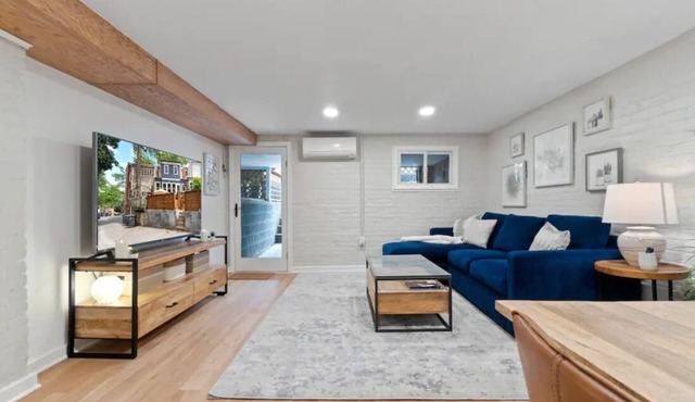 Blue House by the Zoo - Mt. Pleasant-AdMo-CoHi