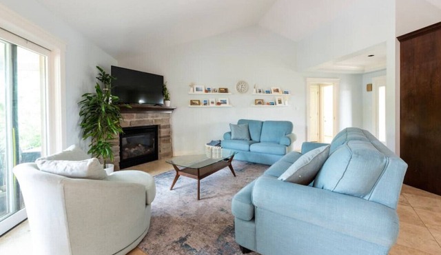 Blue Point Home- Beach Neighbourhood