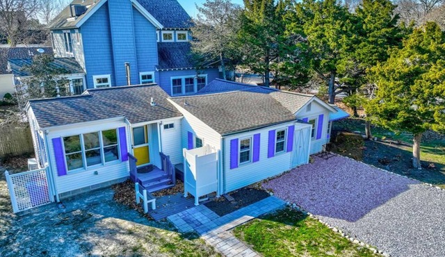 Blue Willow Cottage at 513 Cape