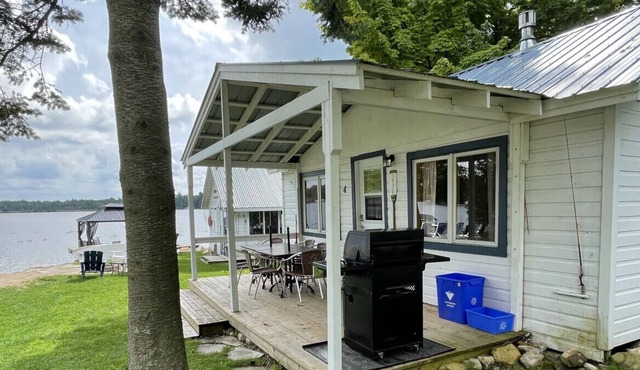 Bobcaygeon Resort - Cottage #4 (Sleeps 6)