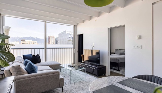 Book now! Urban 1BR with AC | FIFA| Rogers Arena | Parking