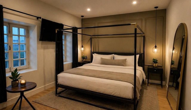 Boutique Old Montreal Suite-1C
