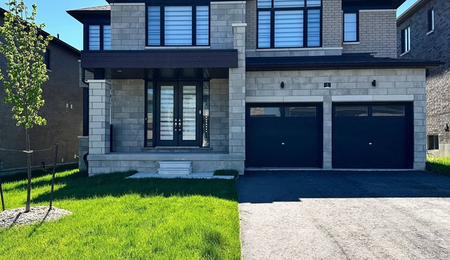 Brand New Stylish Family Oasis Near Beach