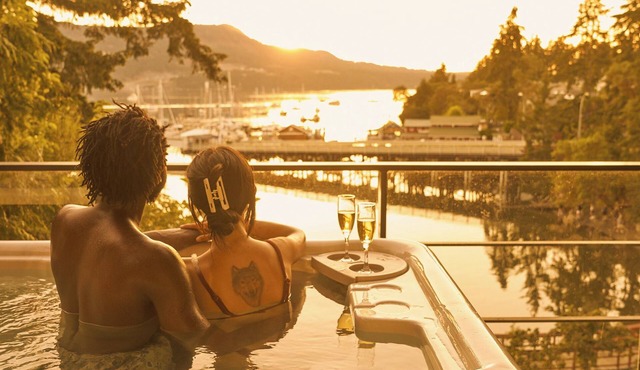 Brentwood Bay Resort - Adults Only (16+)
