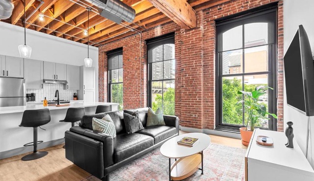 Brick & Bed Riverfront Lofts, G 201