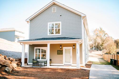 Bright Artist's Cottage-Mins to Downtown, Campus