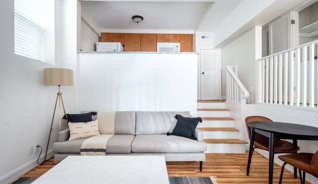 Bright Dupont Circle 1BR nr. U Street, Metro & Glen’s Mkt, by Blueground