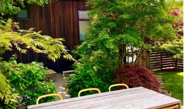 Bright Madison Valley Guest House