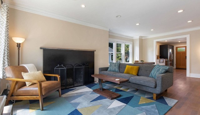 Bright & Modern Cottage in Ballard |Fenced Yard, Deck, Walk to Local Restaurants-10 Min to Downtown
